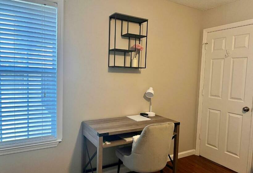 Spacious Corporate Condo   2bd/2ba