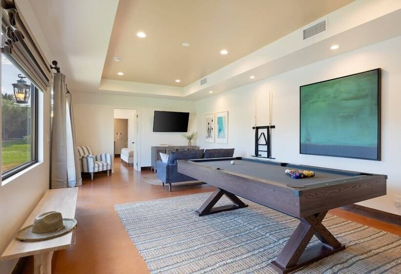 Starlight Estate By Avantstay 26 People Architectual Mansion W Pool Tennis Court Game Room