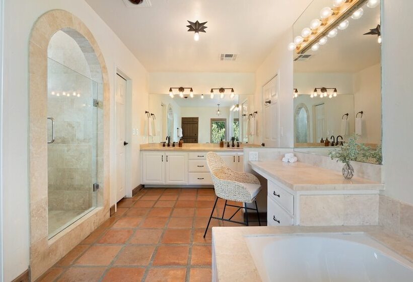 Starlight Estate By Avantstay 26 People Architectual Mansion W Pool Tennis Court Game Room