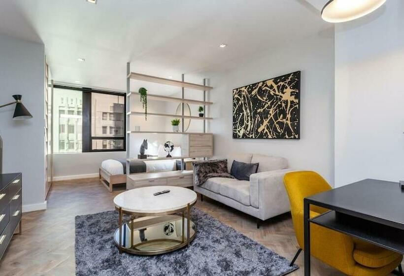 Stunning Studio In The Heart Of The Mother City