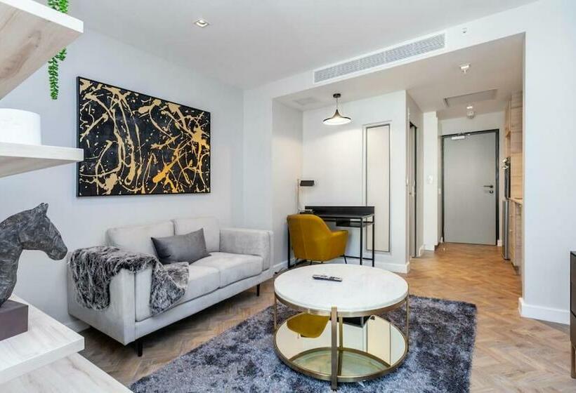 Stunning Studio In The Heart Of The Mother City