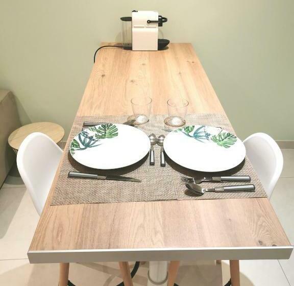 Superbe Appartement Avec Piscine Et Stationnement