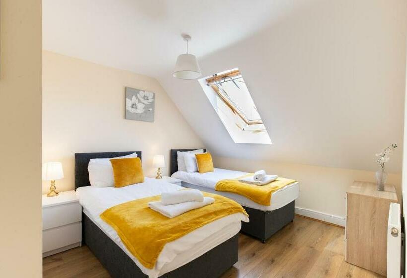 Velvet 1 Bedroom Penthouse, Clockhouse, Hoddesdon