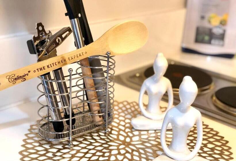 Air Residence 1br With Balcony Free Netflix And Disney Plus