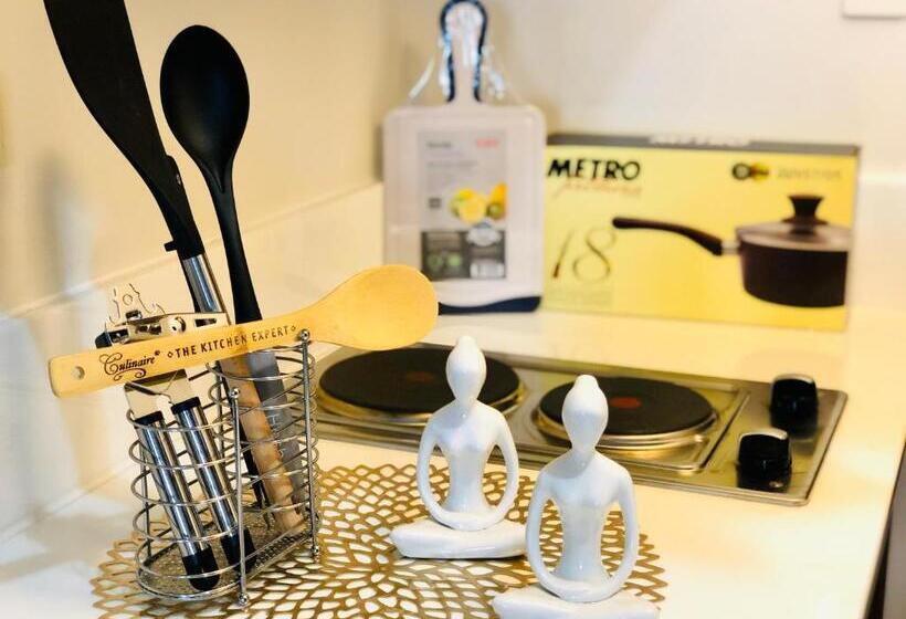 Air Residence 1br With Balcony Free Netflix And Disney Plus