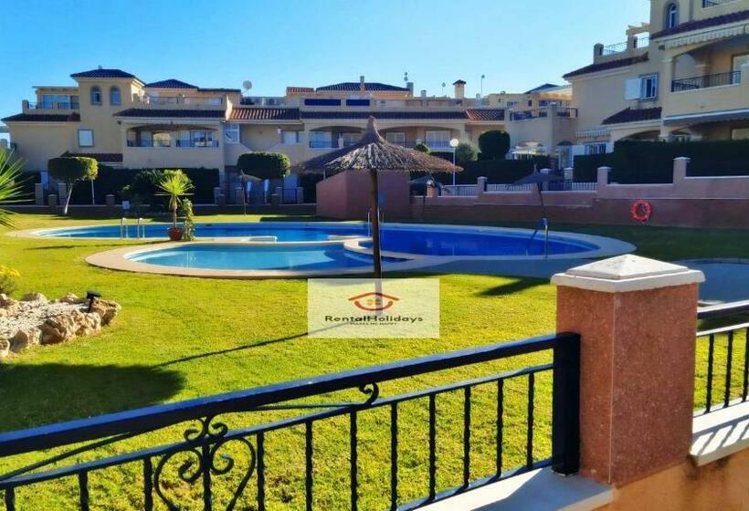 Apartamento En Mil Palmeras Ref. 052