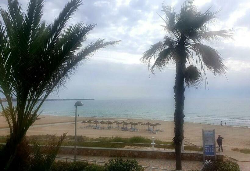 Apartamento En Mil Palmeras Ref. 052