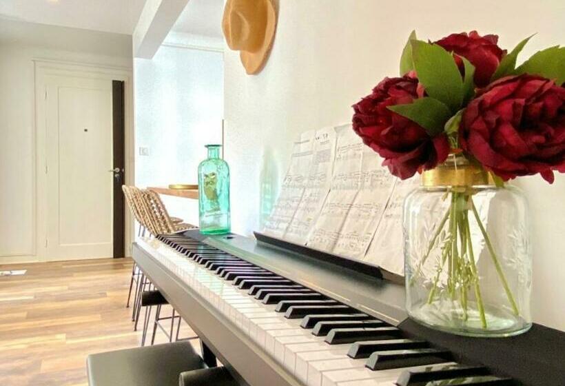 Charmant T3 Rénové En Centre Ville D Annecy Avec Balcon, Ascenseur Et Parking Privé Fr 1 432 83