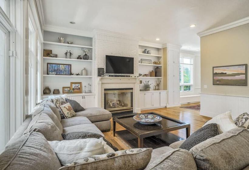 Broadmoor Luxury Mansion 5 Star Experience Theater Cheyenne Mountain Views