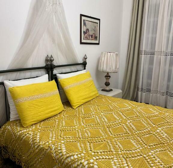 Casa Con Finestra Che Vede Il Mare