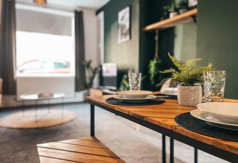 Coronation House By Solace Stays