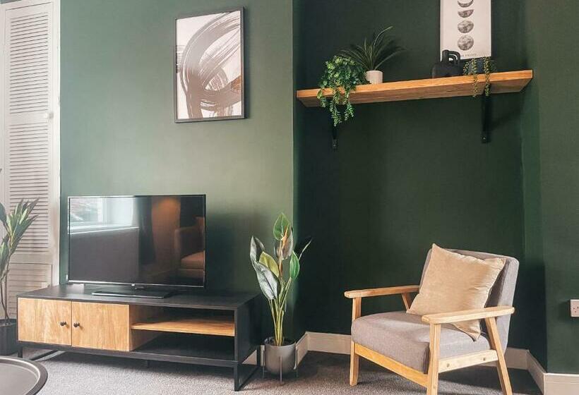 Coronation House By Solace Stays