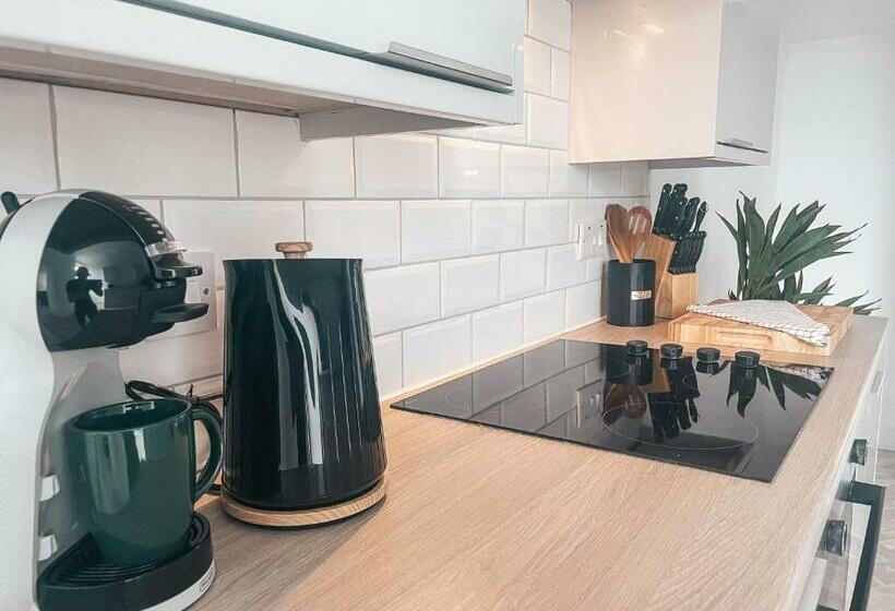 Coronation House By Solace Stays