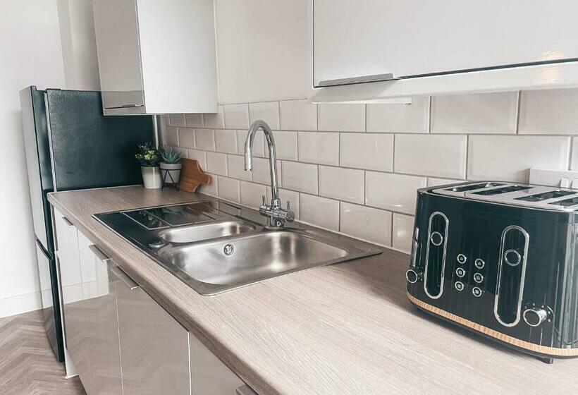 Coronation House By Solace Stays