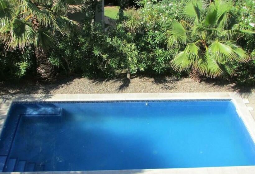 Cosy Apartment With Swimming Pool And Spacious Private Terrace