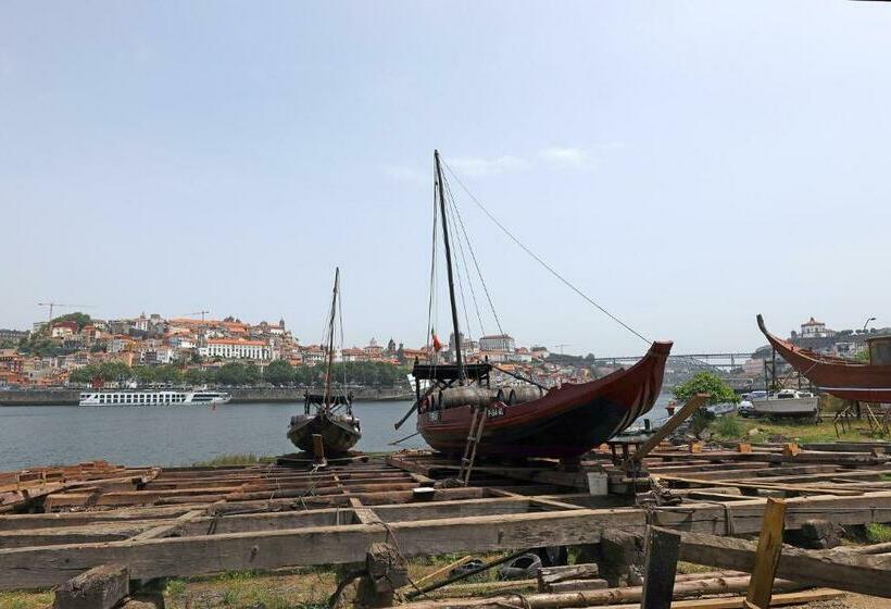 Flh Gaia Homey Flat With Pateo Iii