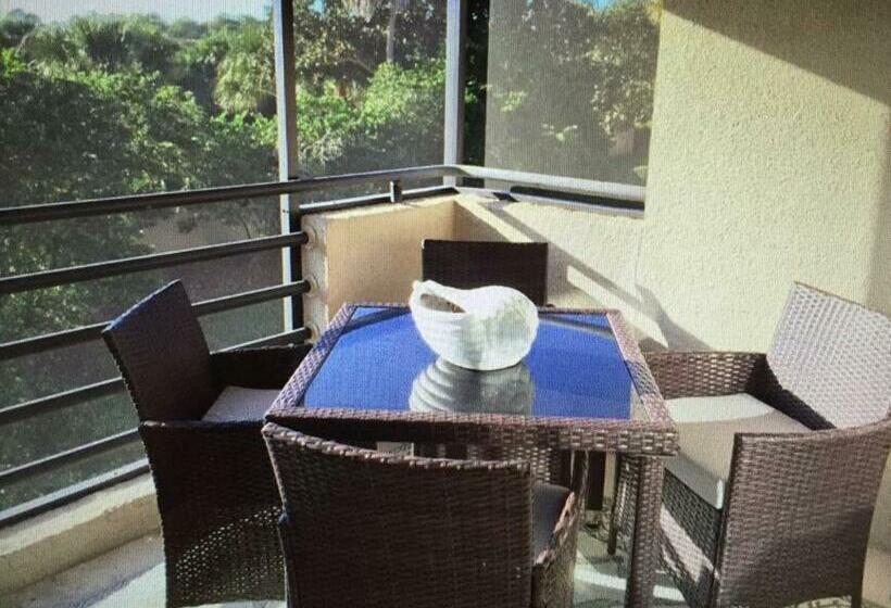 Gated Sawgrass Beach Club Villa In Sawgrass Country Club