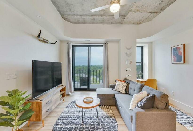 Golden Luxury 1br Balcony High Rise