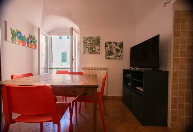 Il Nido Di Arianna Nel Centro Di Loano