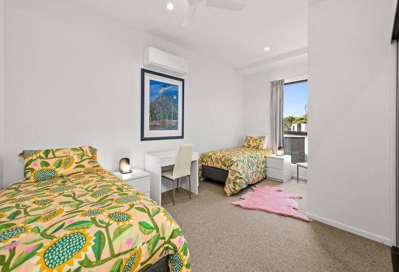 Staycentral   Boulevard Gardens