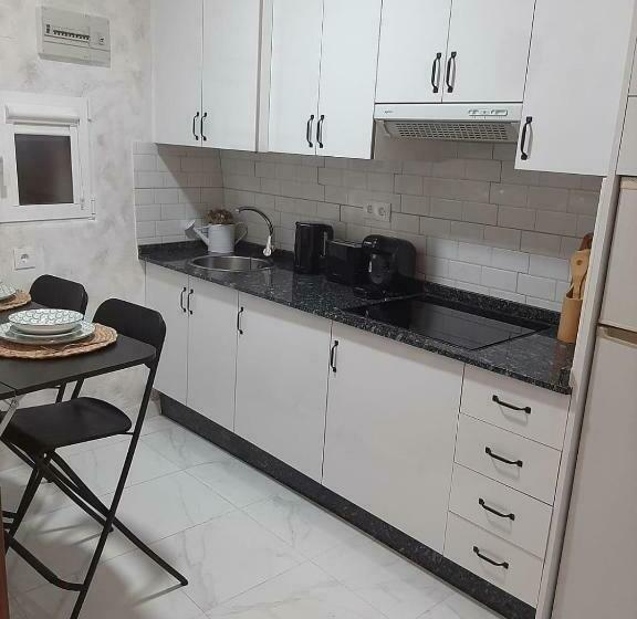 Tranquila Casa Con Patio