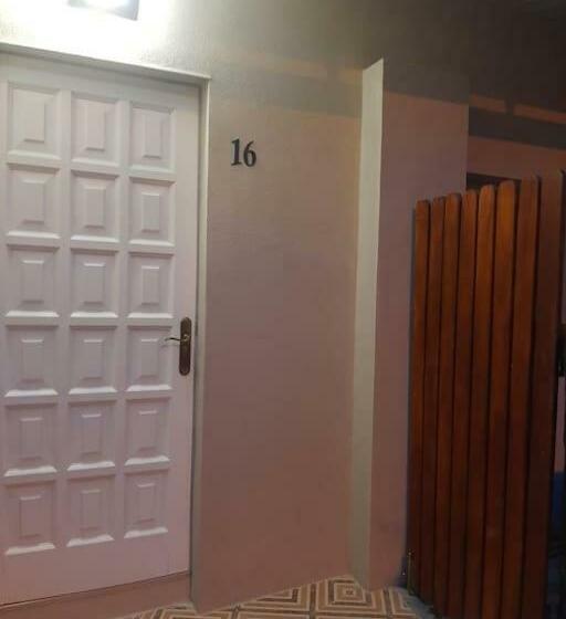 Tranquila Casa Con Patio