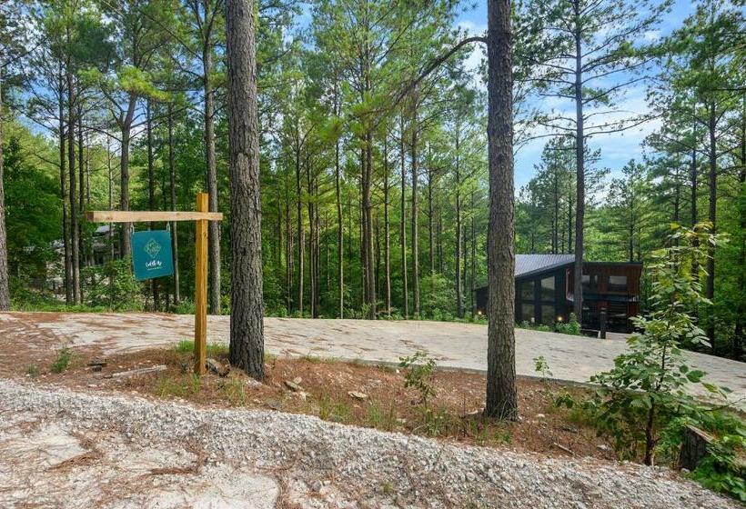 Vacana Top Rated Cuddle Couples Cabin, Hottub, Firepit, Pet Friendly, Secluded