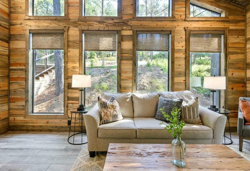 Vacana Top Rated Cuddle Couples Cabin, Hottub, Firepit, Pet Friendly, Secluded