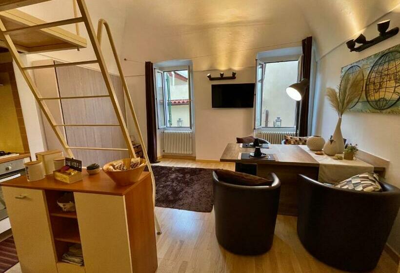 Vialunga Apartment In The Old Town