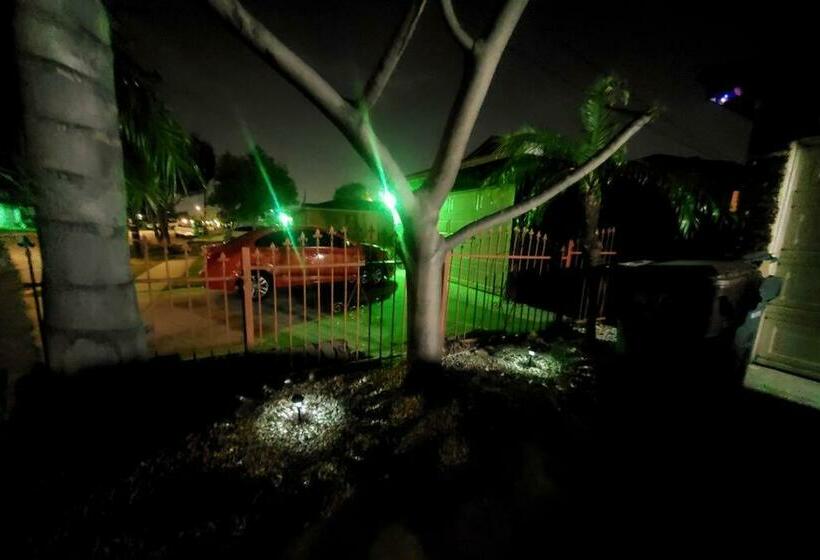 Warm & Welcoming Newly Renovated 3br Home/lg Yard