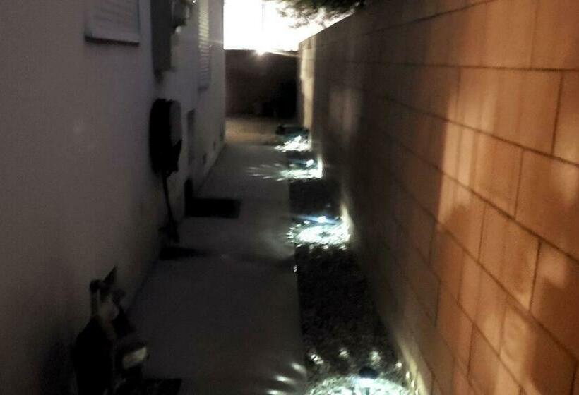 Warm & Welcoming Newly Renovated 3br Home/lg Yard