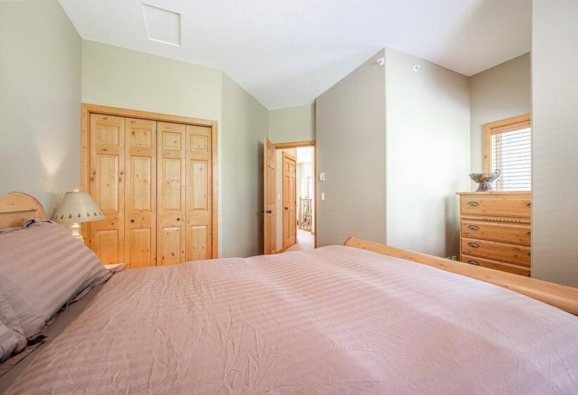 Bear S Paw Chalet Amazing Location & Ski In/out