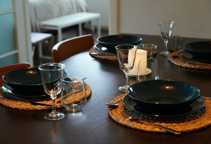 Cozy And Bright 2 Bedroom Apartment Washer And Dryer, King Size Bed