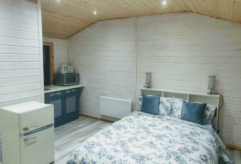 Cosy Log Cabin With Views Of Scrabo Tower