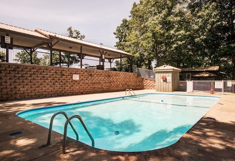 Divine 9 Condo  Fishing Lake & Hiking Trails