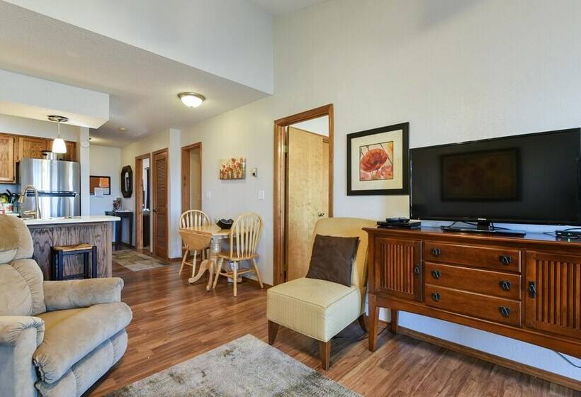 Divine 9 Condo  Fishing Lake & Hiking Trails