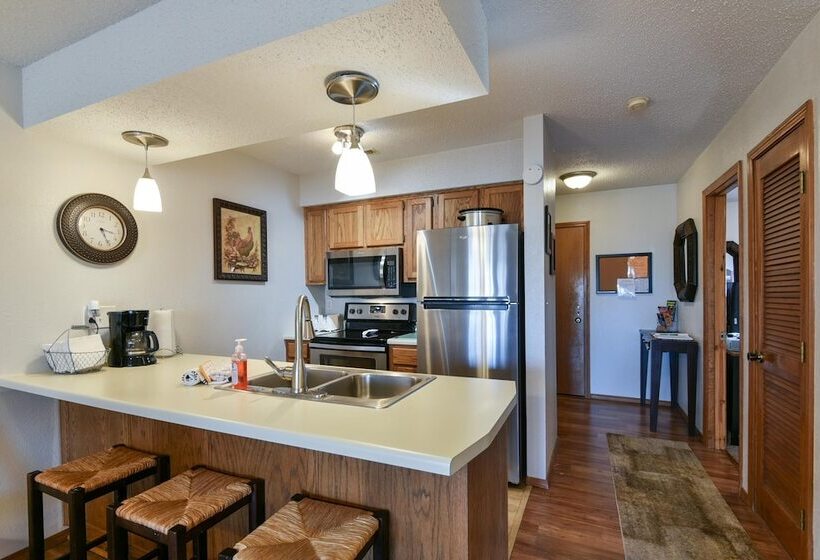 Divine 9 Condo  Fishing Lake & Hiking Trails