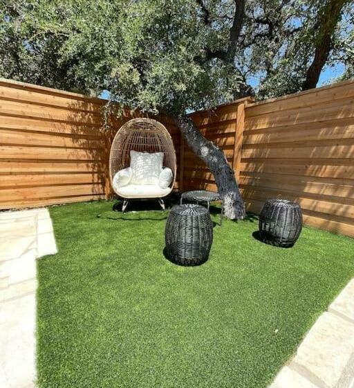 Entire New Townhome Minutes To The Lake Travis