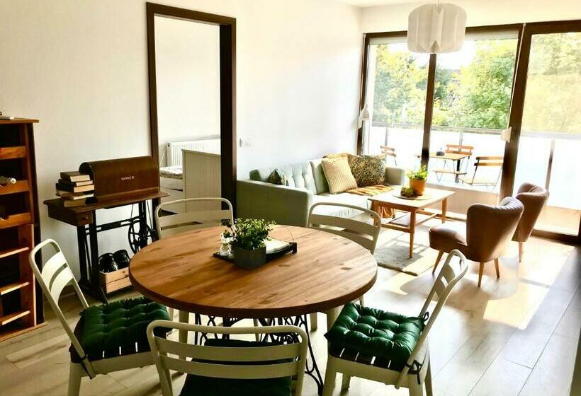 Erkel 19 Apartmanház