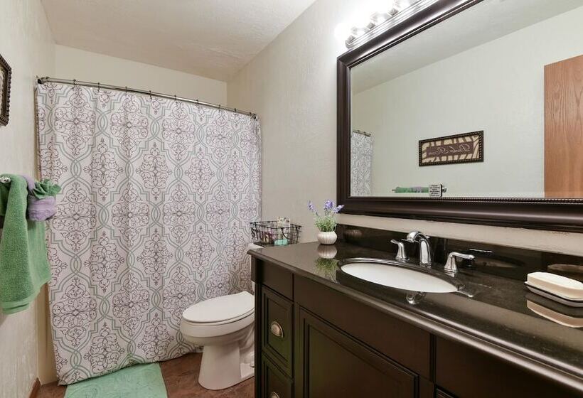 Matchplay   Resort Amenities W/ Indoor Pool   Comfort Meets Style And Fun!