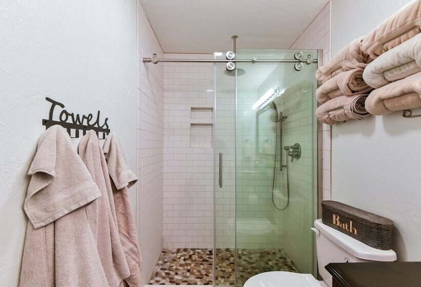 Matchplay   Resort Amenities W/ Indoor Pool   Comfort Meets Style And Fun!