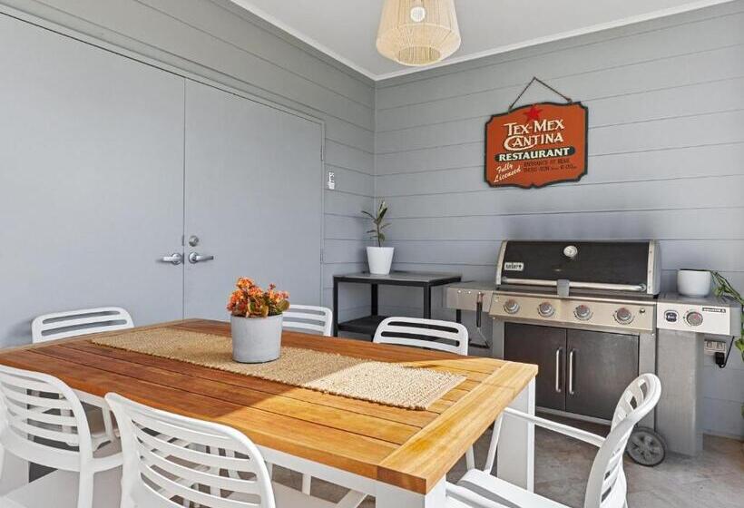 Normanville Beach Side Escape