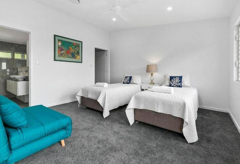 North Facing Apartment Unit 2 13 Angler Street Noosa Heads