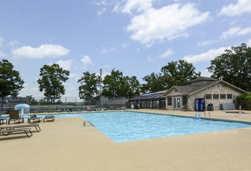 Sweet Clover   Indoor Pool   Hot Tub Area   Resort Style   Center Of Branson!!