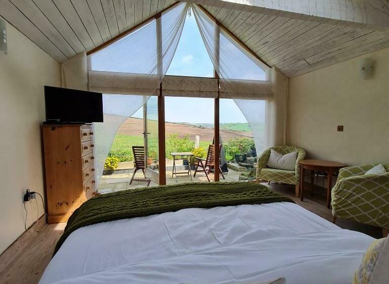 The Old Pottery, Unique Views & Spa Like Bathroom