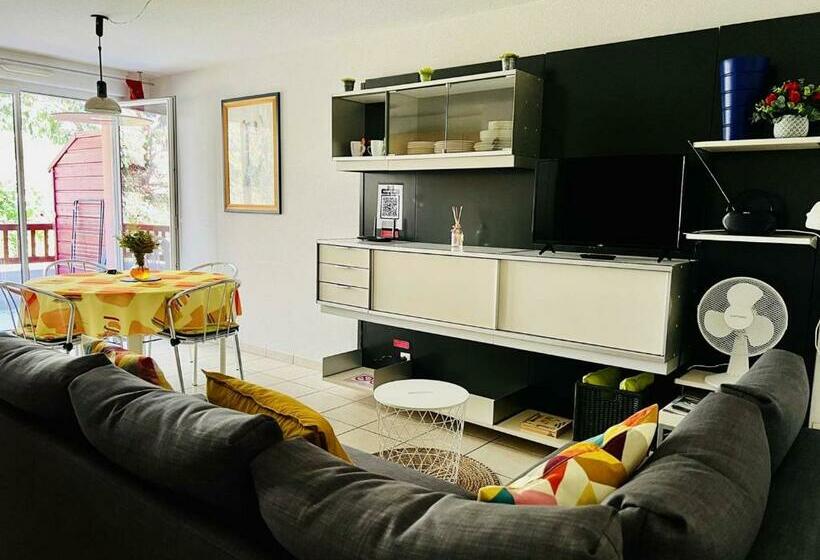 Confort Et Sérénité : T2 Avec Piscine, Parking Et Terrasse à Cambo Les Bains   Fr 1 495 107