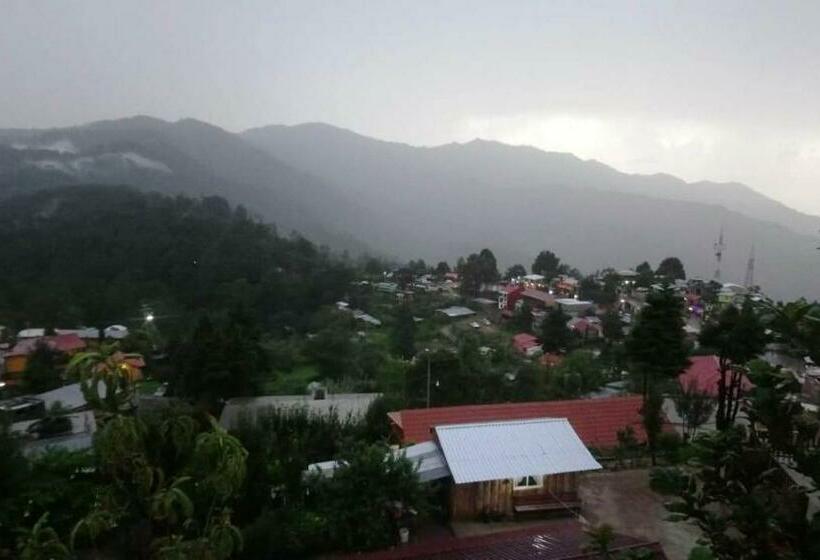 Cabaña Con Bañera En Puesta De Sol