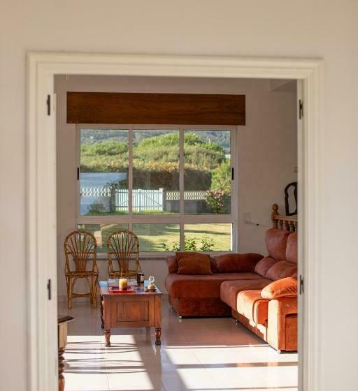 Chalet Cerrado De Moledo, Primera Linea De Playa