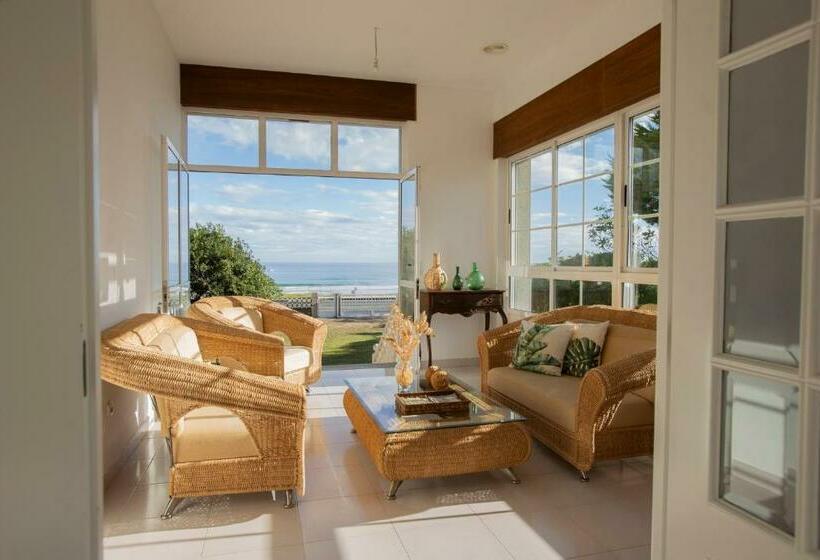 Chalet Cerrado De Moledo, Primera Linea De Playa