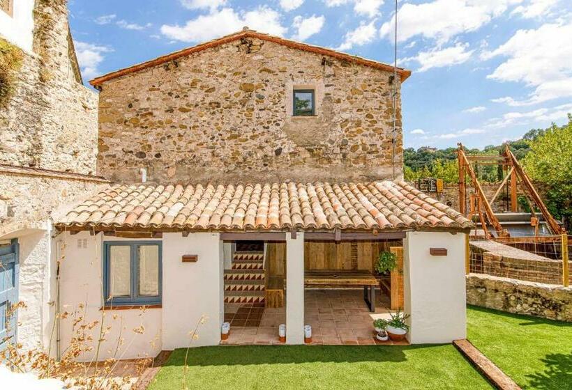 El Molino De Besalú Casa Con Jardín